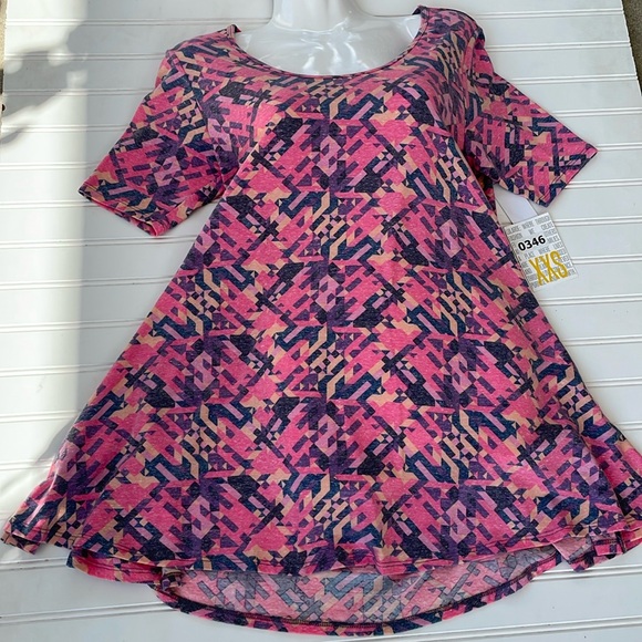 LulaRoe Muted Geometric Printed Perfect T High Low Top-#0346 - Picture 10 of 12